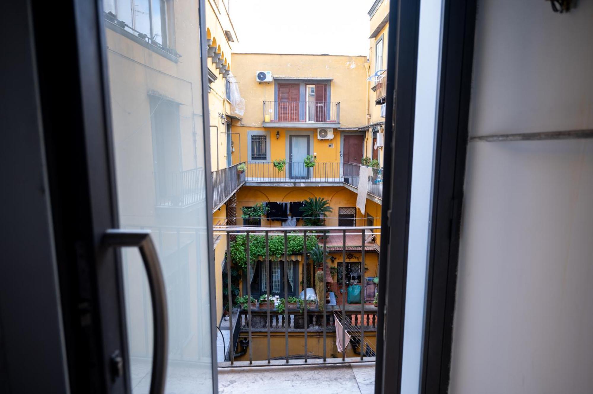 Stay Soft Apartment - Centro Storico Napoli Zewnętrze zdjęcie